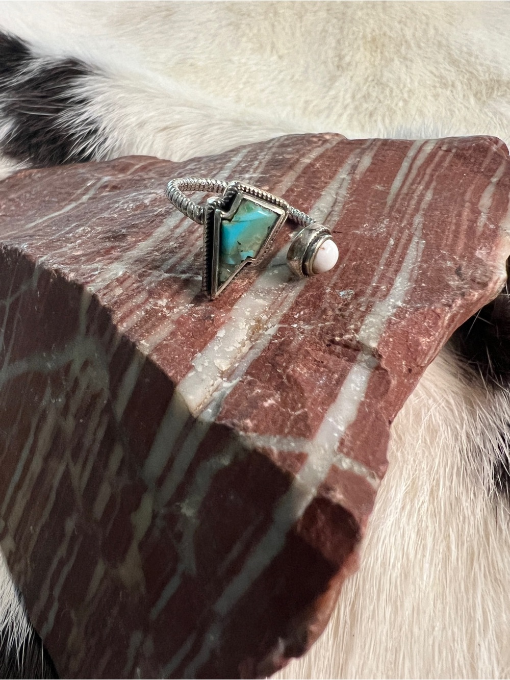 Kingman Turquoise White Buffalo Lightening bolt ring- Women Jewelry - Picture 3 of 4